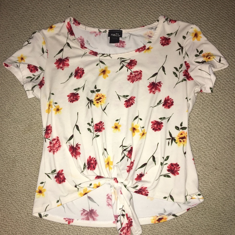 Rue 21 Cropped Front Knot tee